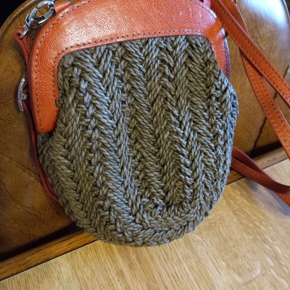 AUTHENTIC Brighton Wicker w Leather Trim & Flower Crossbody Bag Handbag Purse - Picture 5 of 9